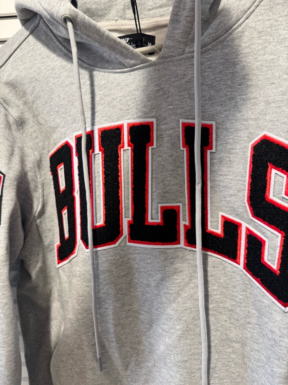Chicago Bulls Hoodie - Picture 3 of 9